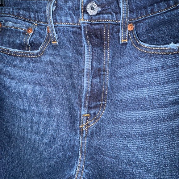 NWOT Levi Wedgie straight 28x28 dark wash - Picture 4 of 7